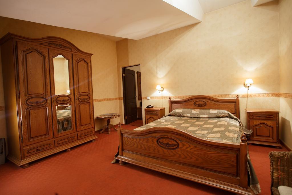John Hughes Hotel Ντονέτσκ Δωμάτιο φωτογραφία